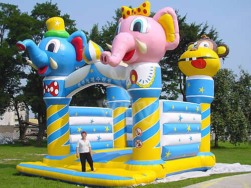 Angel open-top inflatable bounce